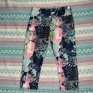 Onzie multicolour capri leggings with animal print